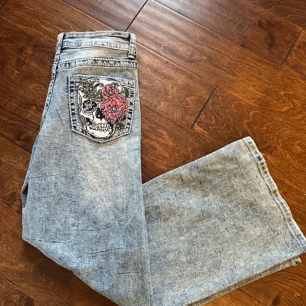 🆕 Embroidered and Bedazzled Wide Leg Jeans